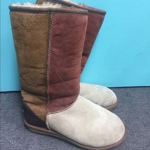 Uggs color block fur boots size 5 burgundy brown